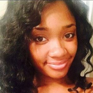 Meet your Posher, Malia